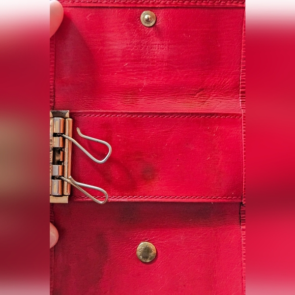 Louis Vuitton Epi Leather 2-key Holder - Picture 5 of 6